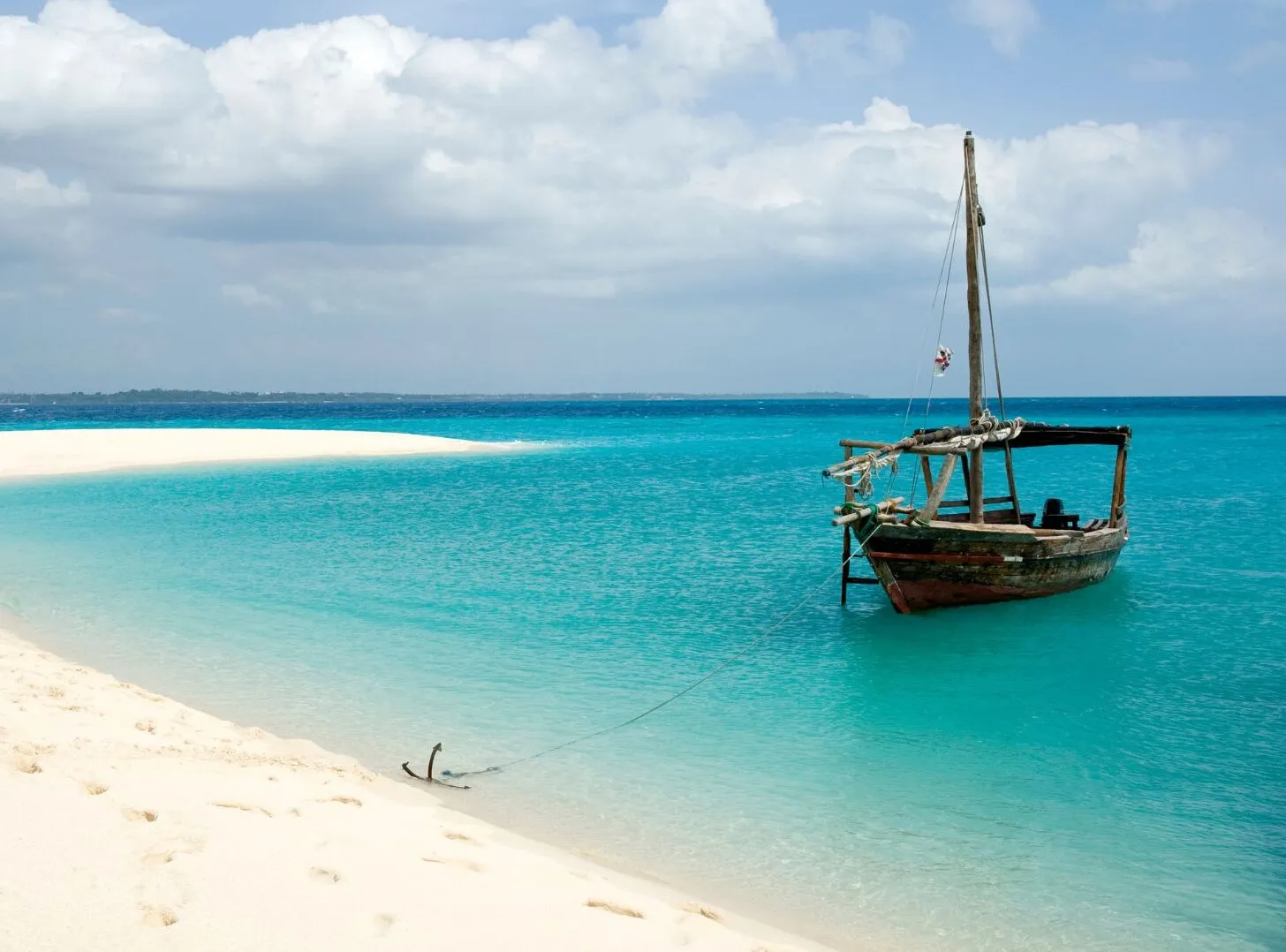 Luxury swim-up suite at ananea Baron Zanzibar